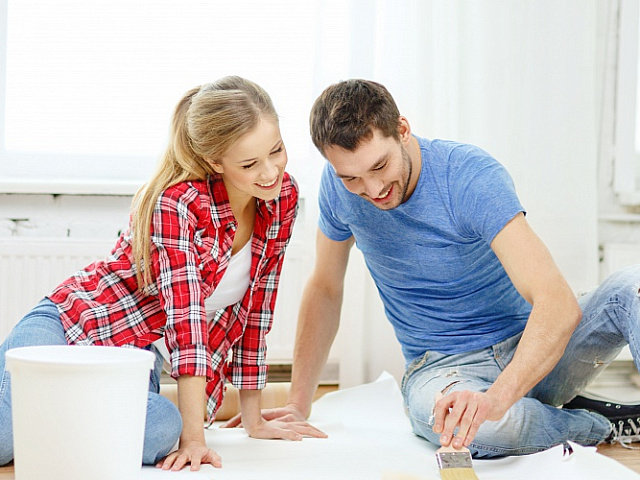 Оклейка стен обоями